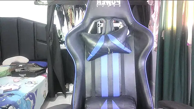 Snapshot of mariana0x chatting on 10-14-25, 07:47 mariana0x online show from 10-14-25, 07:47