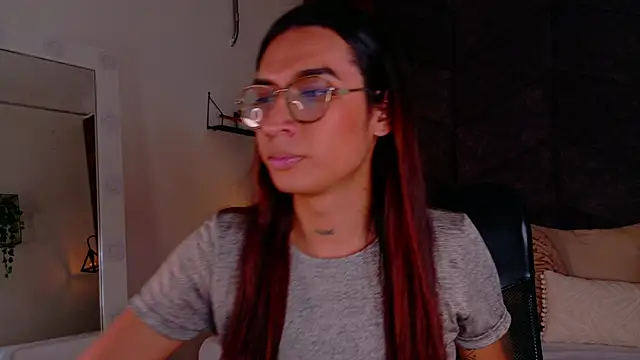 LauraaGomezz   online show from 09-22-25, 07:27
