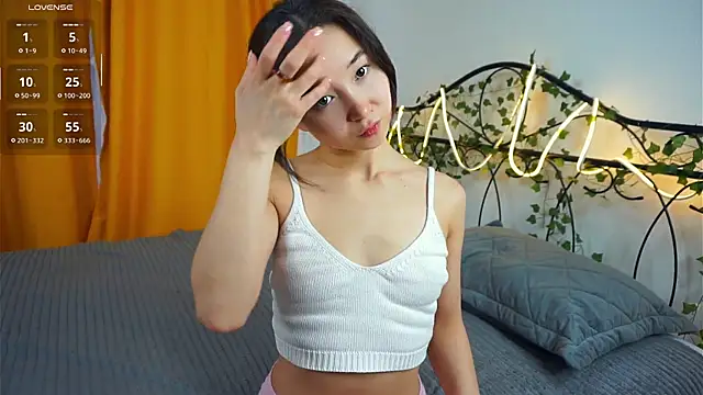 VeronaCritchlow online show from 11-11-25, 07:52