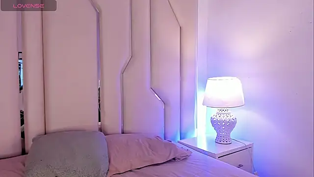 Loreanna Joy online show from 10-09-25, 11:52