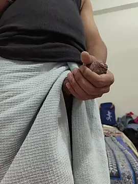 Snapshot of randit7 chatting on 11-18-25, 04:22 randit7 online show from 11-18-25, 04:22