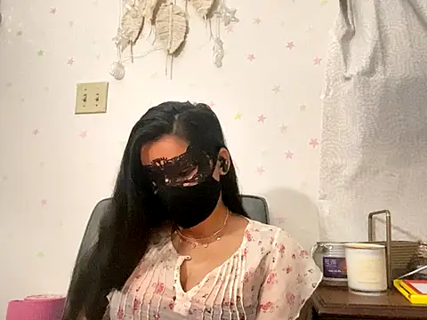 Snapshot of desiiiinigal chatting on 10-26-25, 06:58 desiiiinigal online show from 10-26-25, 06:58