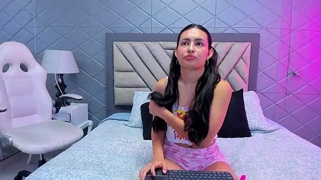VioletRousse  online show from 02-06-25, 12:37