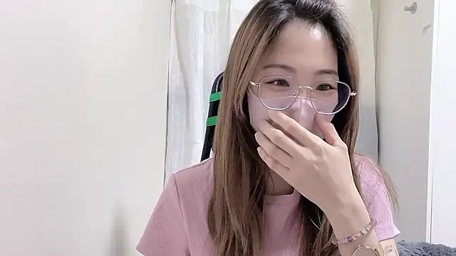 Snapshot of Chu1314 chatting on 09-20-25, 03:35 Chu1314 online show from 09-20-25, 03:35