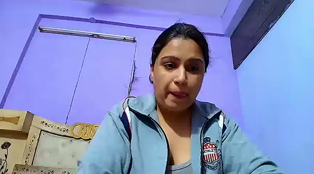 Sophia James online show from 03-21-25, 12:06