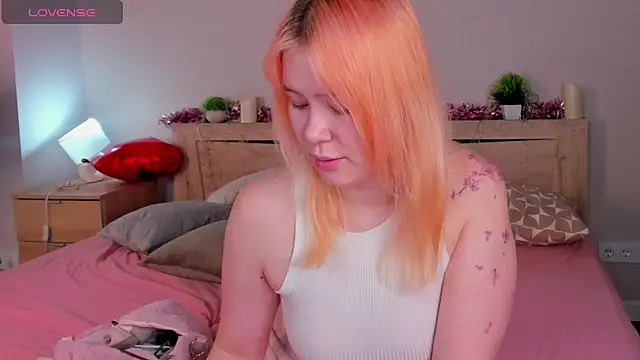 Snapshot of Amy_Kimberlly chatting on 02-15-26, 12:29 Amy Kimberlly online show from 02-15-26, 12:29