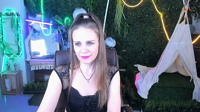 EmiliaBedy online show from 11-06-25, 09:10