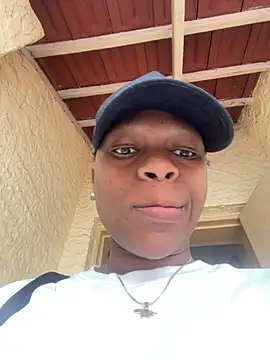 Boneca25 online show from 02-14-25, 09:56