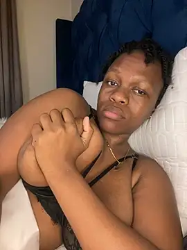 Boneca25 online show from 02-17-25, 06:59