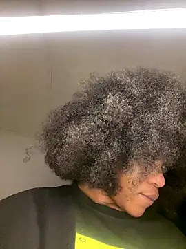 Boneca25 online show from 10-22-25, 06:07