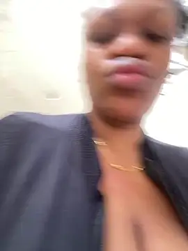 Snapshot of Boneca25 chatting on 11-24-25, 09:20 Boneca25 online show from 11-24-25, 09:20