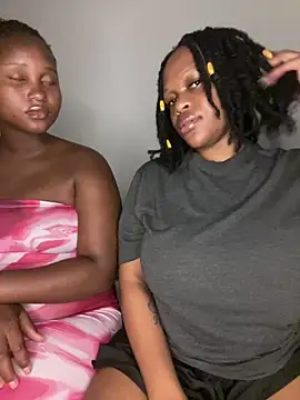 Snapshot of Boneca25 chatting on 01-06-26, 06:00 Boneca25 online show from 01-06-26, 06:00