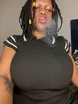 Snapshot of Boneca25 chatting on 01-07-26, 02:19 Boneca25 online show from 01-07-26, 02:19