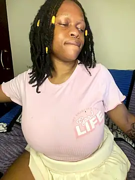 Snapshot of Boneca25 chatting on 01-08-26, 10:23 Boneca25 online show from 01-08-26, 10:23