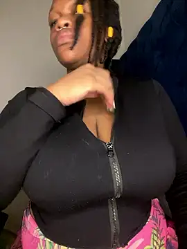 Snapshot of Boneca25 chatting on 01-13-26, 06:46 Boneca25 online show from 01-13-26, 06:46