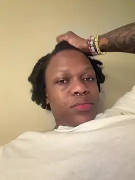 Snapshot of Boneca25 chatting on 01-31-26, 07:23 Boneca25 online show from 01-31-26, 07:23