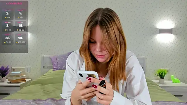 ElvinaBestwick online show from 02-04-25, 03:47