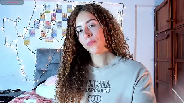 Snapshot of Isangel_ chatting on 01-16-26, 03:21 Isangel online show from 01-16-26, 03:21