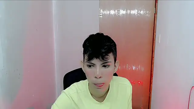 Snapshot of Alexxx_lov chatting on 01-24-25, 01:03 Alexxx lov online show from 01-24-25, 01:03