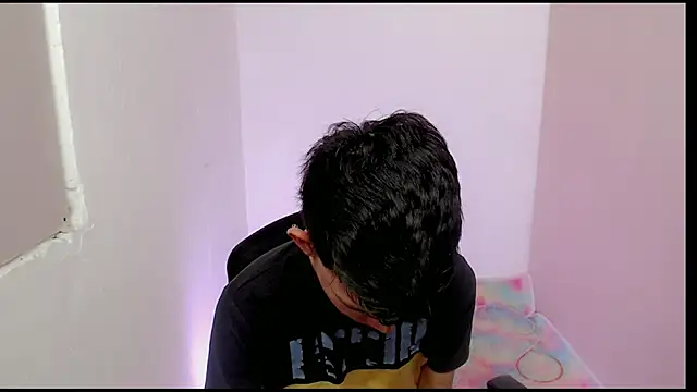 Snapshot of Alexxx_lov chatting on 02-20-25, 12:36 Alexxx lov online show from 02-20-25, 12:36