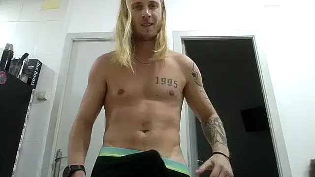 Snapshot of vikingodorado chatting on 11-12-25, 11:03 vikingodorado online show from 11-12-25, 11:03