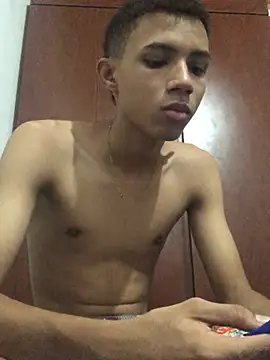 Alvarozzxv online show from 01-29-25, 04:26