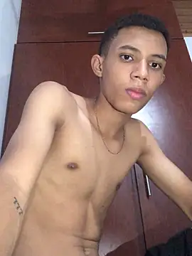 Alvarozzxv online show from 01-31-25, 05:19