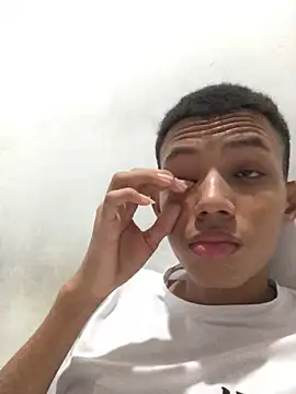 Alvarozzxv online show from 02-01-25, 06:21