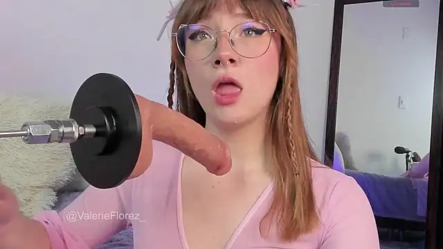 ValerieFlorez  online show from 10-20-25, 11:16