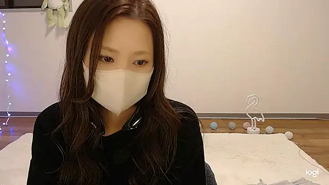 Snapshot of hinano_JP chatting on 10-27-25, 12:04 hinano JP online show from 10-27-25, 12:04