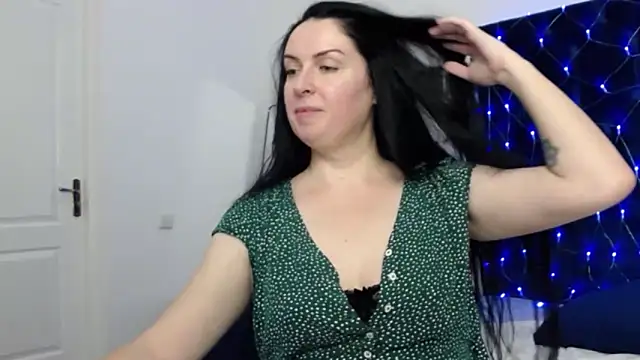 Snapshot of JacquelineElle chatting on 02-03-25, 09:39 JacquelineElle online show from 02-03-25, 09:39