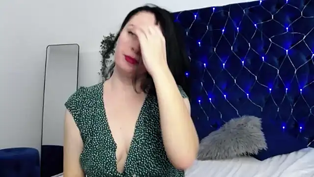Snapshot of JacquelineElle chatting on 03-07-25, 06:11 JacquelineElle online show from 03-07-25, 06:11