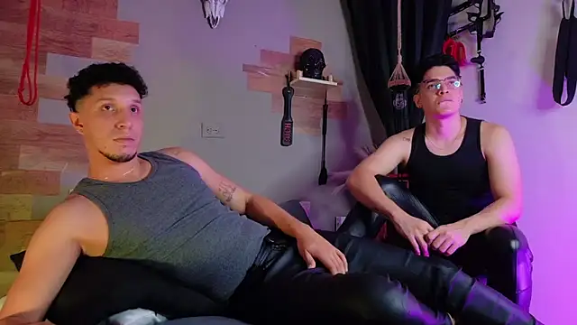 AngeloColleen online show from 11-28-25, 05:26