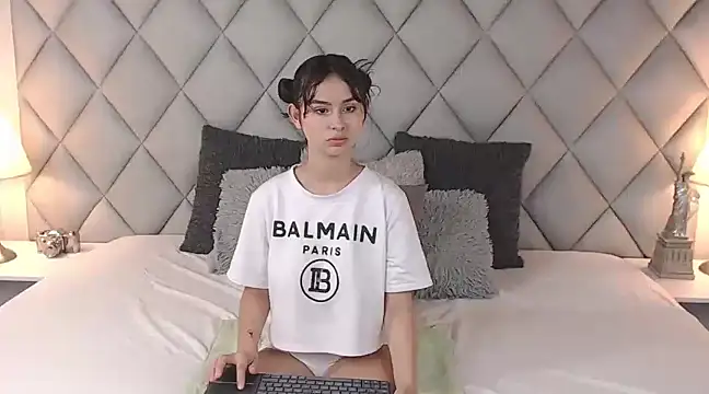 LalyCastro online show from 02-08-25, 07:16