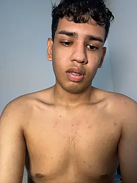 Snapshot of Santiago-Thompson chatting on 11-11-25, 08:20 Santiago-Thompson online show from 11-11-25, 08:20