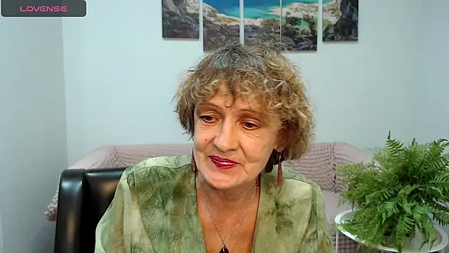 Snapshot of SexyGrandma_ chatting on 02-02-25, 02:24 SexyGrandma online show from 02-02-25, 02:24