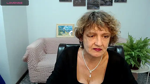 Snapshot of SexyGrandma_ chatting on 02-05-25, 05:41 SexyGrandma online show from 02-05-25, 05:41
