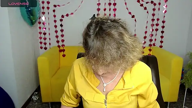 Snapshot of SexyGrandma_ chatting on 02-13-25, 03:56 SexyGrandma online show from 02-13-25, 03:56