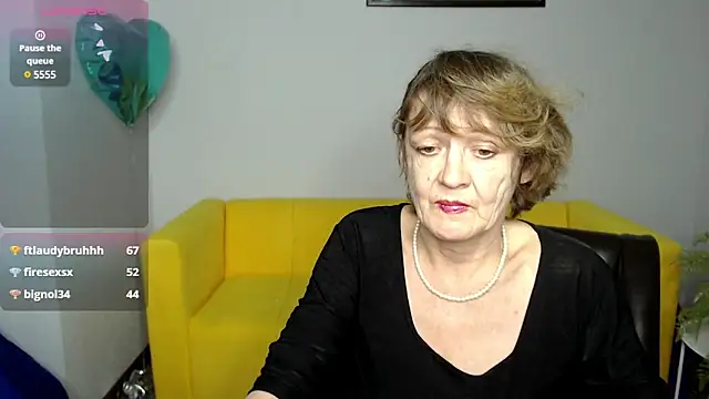 Snapshot of SexyGrandma_ chatting on 02-25-25, 05:36 SexyGrandma online show from 02-25-25, 05:36