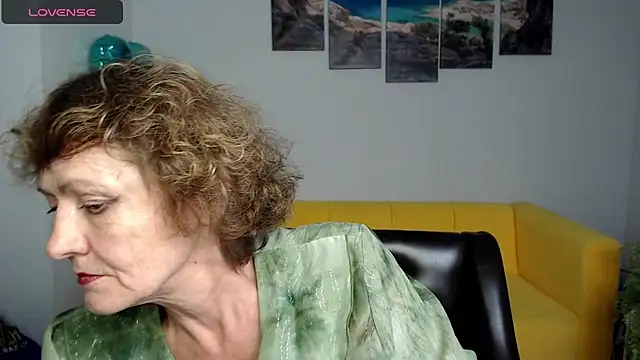 Snapshot of SexyGrandma_ chatting on 02-28-25, 03:37 SexyGrandma online show from 02-28-25, 03:37