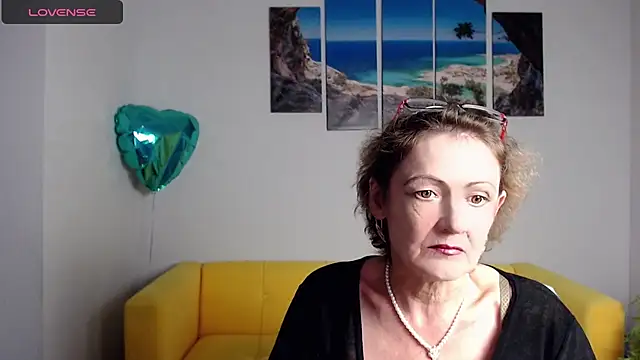 Snapshot of SexyGrandma_ chatting on 03-21-25, 04:18 SexyGrandma online show from 03-21-25, 04:18