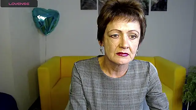Snapshot of SexyGrandma_ chatting on 03-22-25, 04:37 SexyGrandma online show from 03-22-25, 04:37