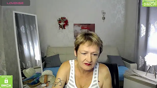 Snapshot of SexyGrandma_ chatting on 09-16-25, 05:14 SexyGrandma online show from 09-16-25, 05:14