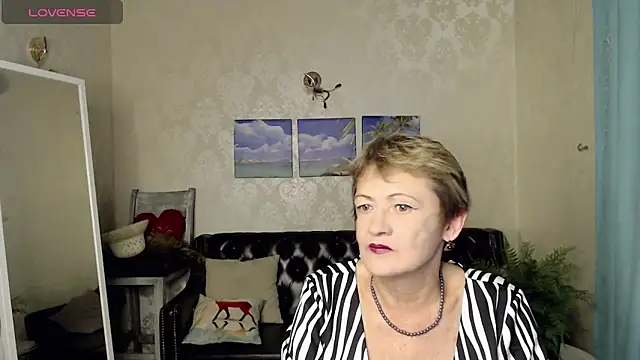 SexyGrandma  online show from 10-16-25, 03:46