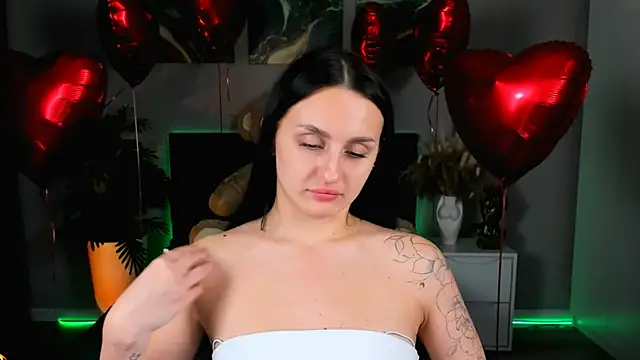 EmiliaBeynard online show from 02-17-25, 04:48