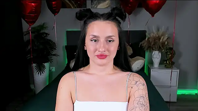 EmiliaBeynard online show from 03-04-25, 02:21