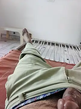 Snapshot of xmanrawan2 chatting on 10-13-25, 04:45 xmanrawan2 online show from 10-13-25, 04:45