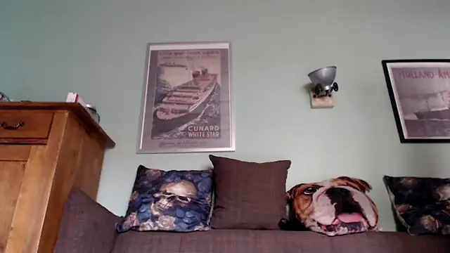 Snapshot of Astrid-Gilbert chatting on 01-29-25, 12:02 Astrid-Gilbert online show from 01-29-25, 12:02