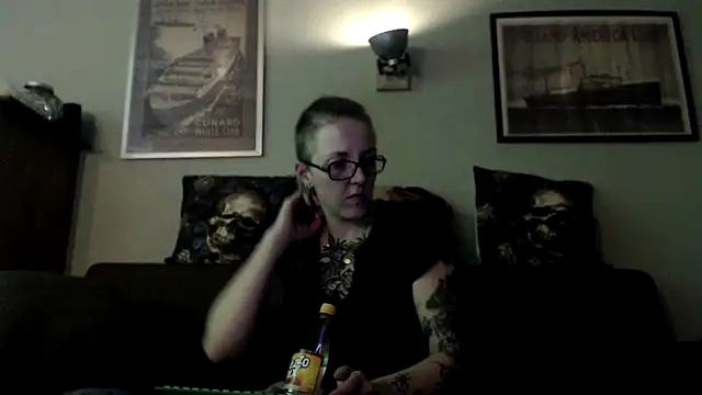 Astrid-Gilbert online show from 03-06-25, 08:48