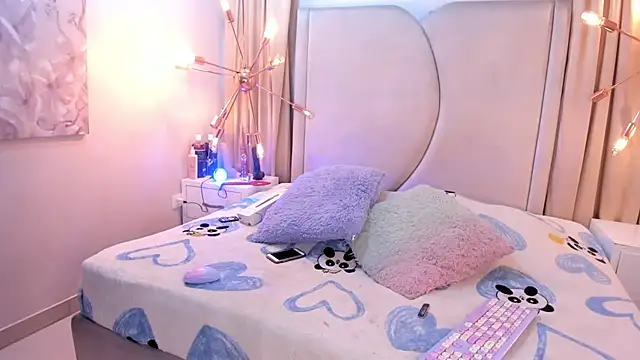 zoe taylorr1 online show from 11-28-25, 11:46